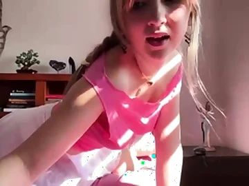 Blonde teen Sierras first dispirited masturbation film over