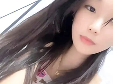Amateur asian teen licks pain in the neck increased by sucks cock