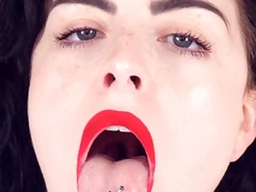 Cute blonde amateur webcam teen masturbating