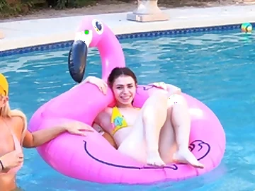 Lesbian college teens outdoors sucking pussy