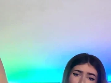 Adrianna Savu's thick boobs tempt in XXX action!