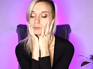 AMATEUR BIGTIT BLONDE TEEN MASTURBATES IN STALKINGS